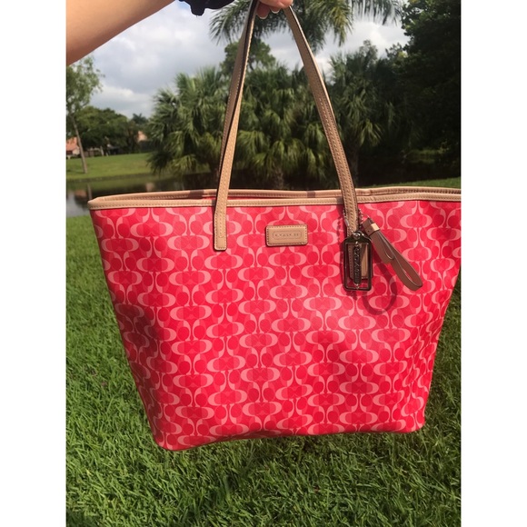 Coach Handbags - Coach Extra Large Pink Tote